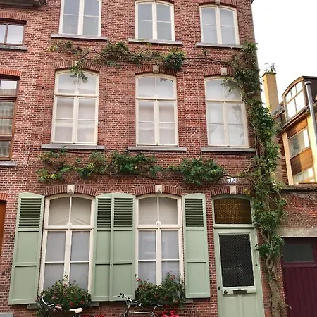 Bed and Breakfast West